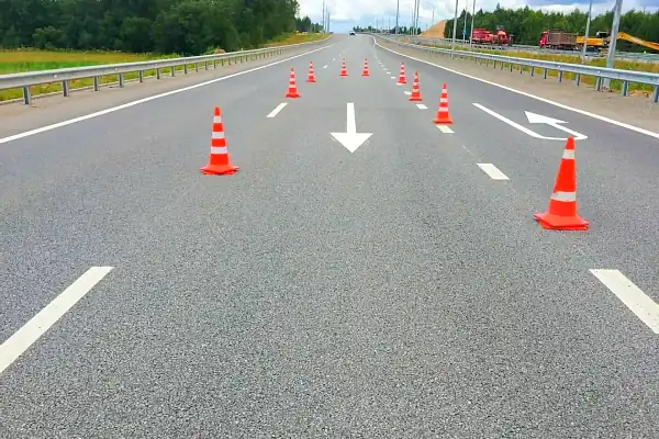 Разметка полос и организация движения на многополосной магистрали